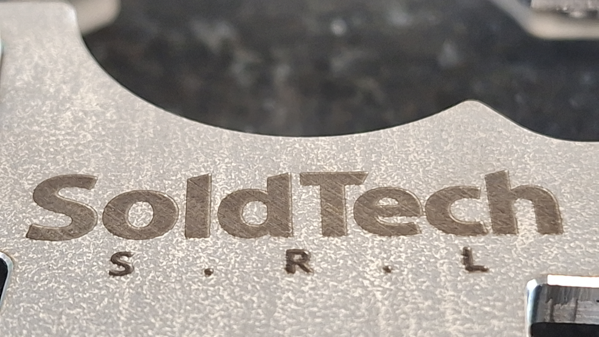 SoldTech background 2